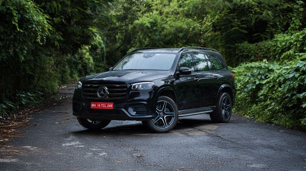 1755751739-Mercedes-Benz GLS 450d AMG Line Front Q
